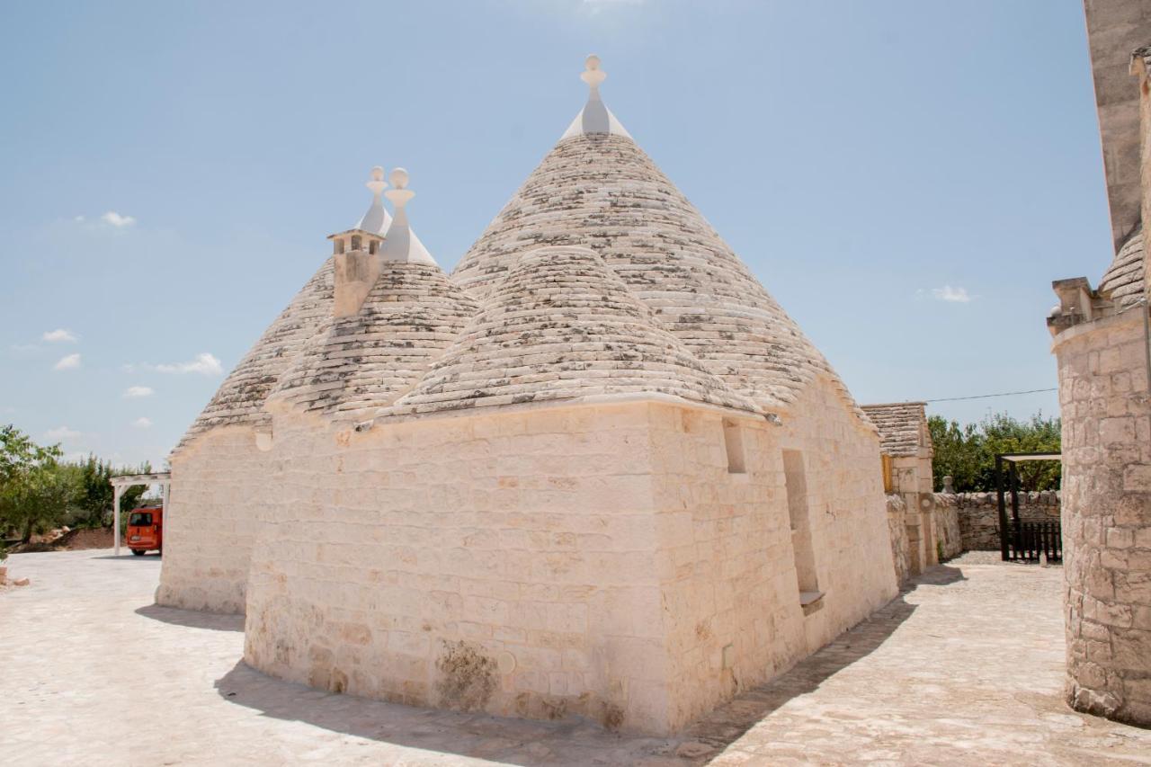 Trullo Cinquenoci Suite Locorotondo Bagian luar foto
