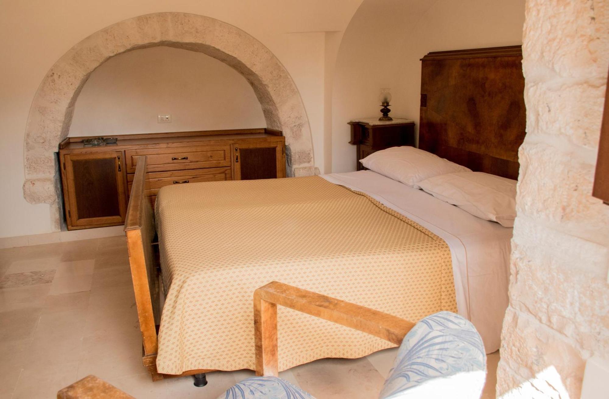 Trullo Cinquenoci Suite Locorotondo Bagian luar foto