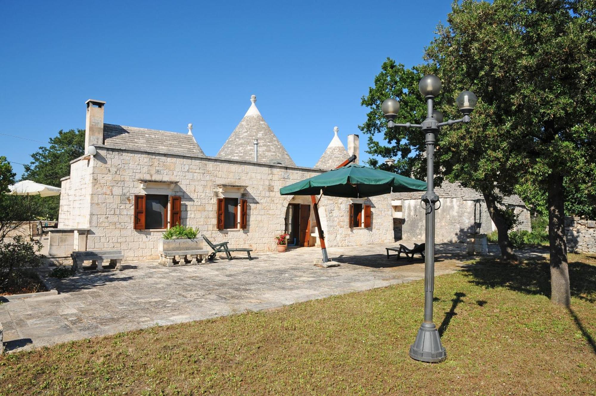 Trullo Cinquenoci Suite Locorotondo Bagian luar foto